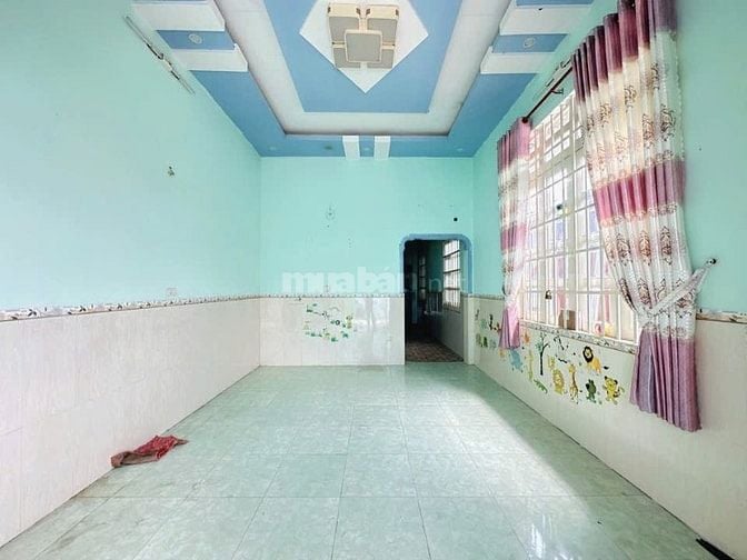Bán căn nhà ngay Trung Tâm Tân Thông Hội , Củ Chi 120m2 SHR giá 685tr