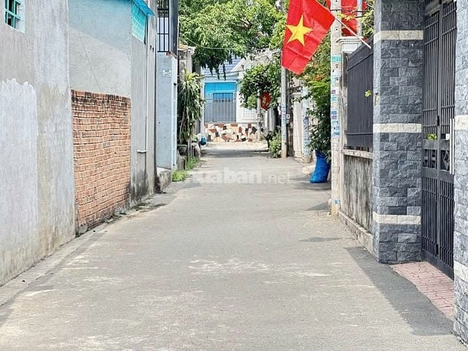 Bán căn nhà ngay Trung Tâm Tân Thông Hội , Củ Chi 120m2 SHR giá 685tr
