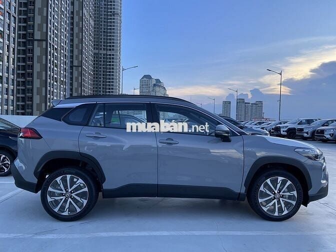 TOYOTA COROLLA CROSS HYBRID MÀU XÁM 2025 GIAO NGAY