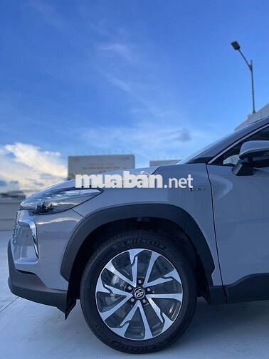TOYOTA COROLLA CROSS HYBRID MÀU XÁM 2025 GIAO NGAY