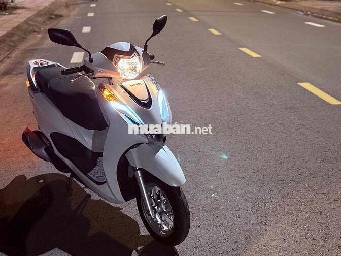 em muốn bán chiếc Honda Lead 4val 2022