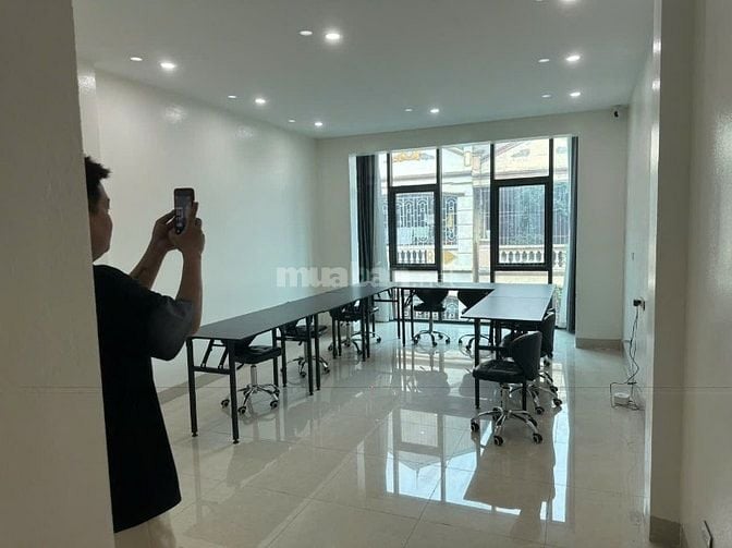 Cho thuê KĐT Đại kim: 55m2, 7 tầng, thông sàn, có thang máy, 32tr