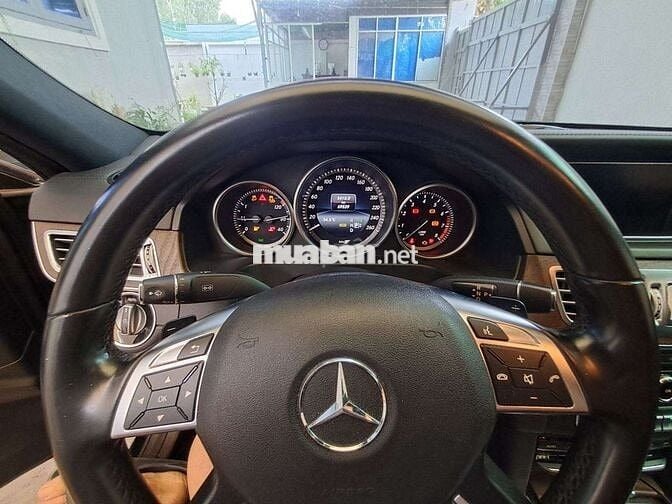 Mercedes Benz E Class 2015 E200 - 70000 km