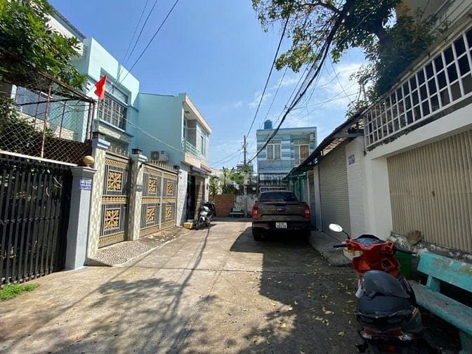 Gần cầu Phú Xuân, DT 5x12m, 03 Tầng, Hẻm xe hơi