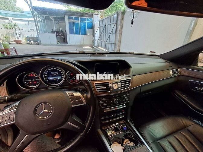 Mercedes Benz E Class 2015 E200 - 70000 km
