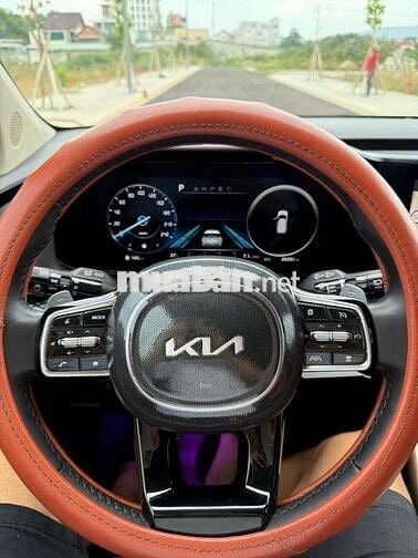 Kia Carnival 2023 Signature 2.2D - 27000 km