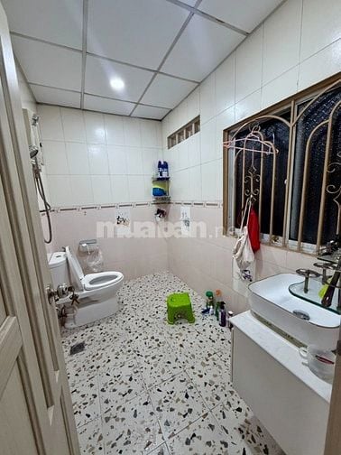 Bán Căn Hộ Nguyễn Biểu, Quận 5 - 3PN, Sân Thượng - Sổ Hồng Riêng