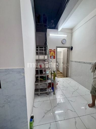 Bán Căn Hộ Nguyễn Biểu, Quận 5 - 3PN, Sân Thượng - Sổ Hồng Riêng