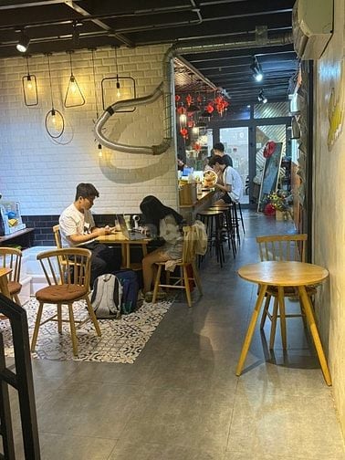 SANG CAFE MẶT TIỀN Đường 3/2. Quận 11