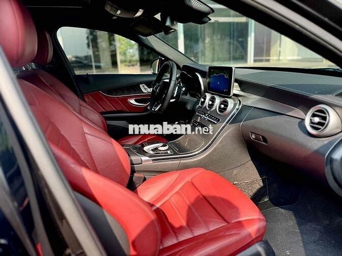 Mercedes Benz C300 AMG model 2018 1 chủ