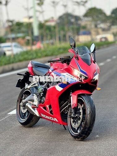 Mạnh Hà Motor bán CBR650R 2025 E-Clutch như mới 2k