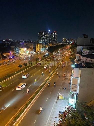 13CHDV! 89tr/th! Bán Mặt tiền KD 5 tầng Phạm Văn Đồng, P4. Sát sân bay