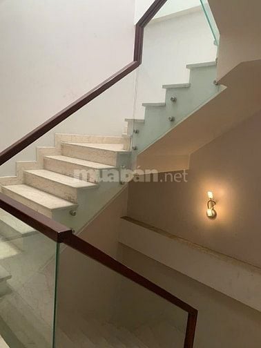 Cho thuê nhà 204 Trần Quang Khải Q1 giá 65 tr/tháng