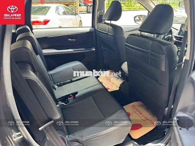 Veloz Cross 2023 - lướt 10.000 km. Vay 75% 6 năm