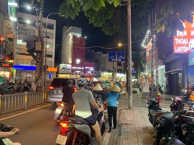 Cho thuê nhà 204 Trần Quang Khải Q1 giá 65 tr/tháng
