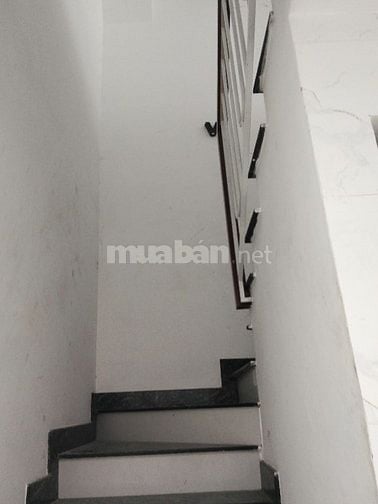Nhà mặt tiền 4,5 x 13 đúc 1 lững 2 lầu sân thượng thống nhất phường 15