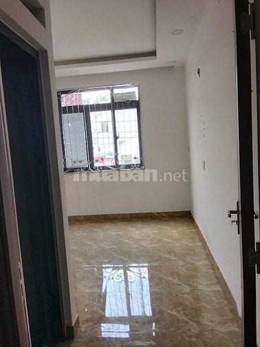Nhà mặt tiền 4,5 x 13 đúc 1 lững 2 lầu sân thượng thống nhất phường 15