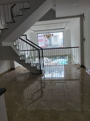 Nhà mặt tiền 4,5 x 13 đúc 1 lững 2 lầu sân thượng thống nhất phường 15