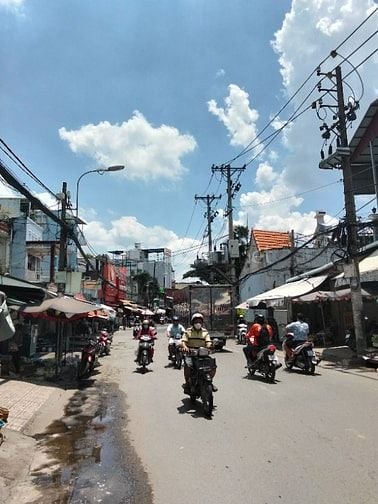 Nhà mặt tiền 4,5 x 13 đúc 1 lững 2 lầu sân thượng thống nhất phường 15