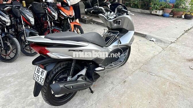 Honda PCX 125 bạc 2018 ( hỗ trợ góp )