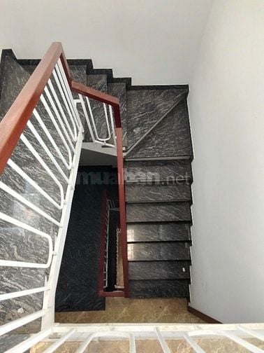 Nhà mặt tiền 4,5 x 13 đúc 1 lững 2 lầu sân thượng thống nhất phường 15