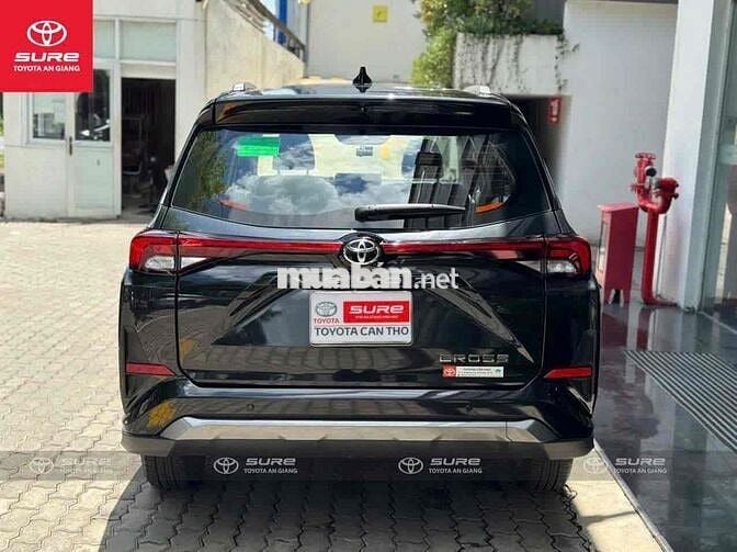 Veloz Cross 2023 - lướt 10.000 km. Vay 75% 6 năm