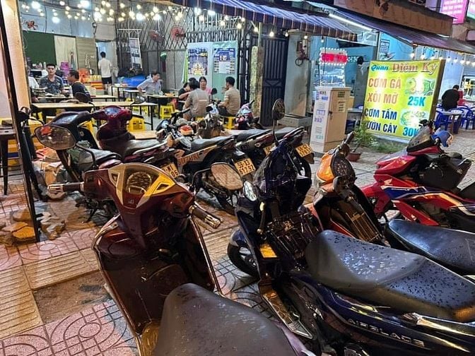SANG MẶT BẰNG KINH DOANH QUÁN NHẬU/QUÁN ĂN KHU VỰC ĐẮC ĐỊA ĐƯỜNG PHẠM 