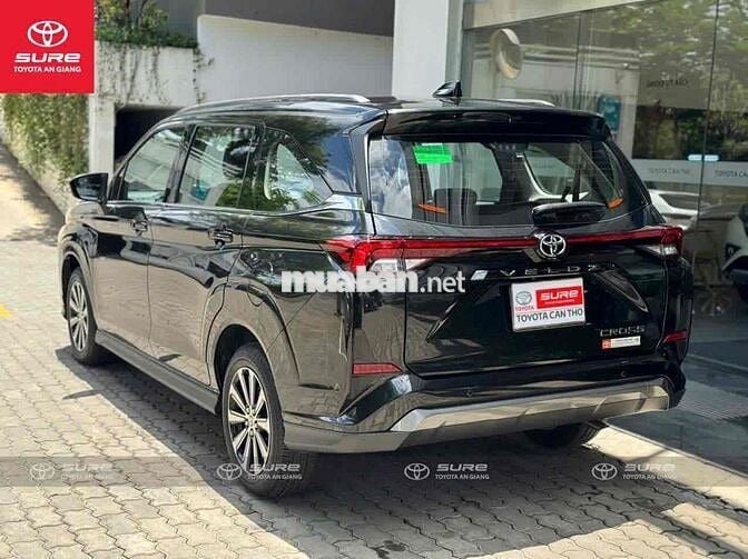 Veloz Cross 2023 - lướt 10.000 km. Vay 75% 6 năm