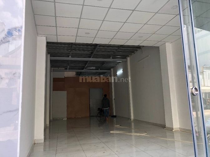 Cho thuê nhà mặt tiền 122 Nguyễn Phúc Nguyên, P.9, Q.3