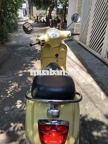 Bán xe Vespa LX 125 vàng tươi