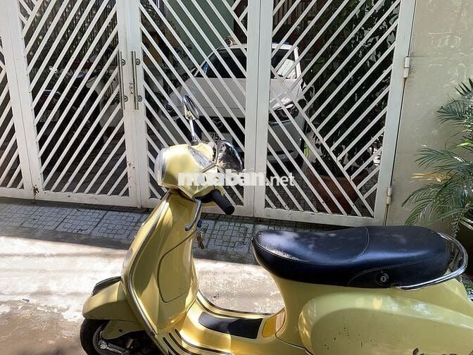Bán xe Vespa LX 125 vàng tươi