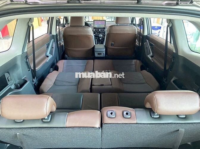 Toyota Innova Cross 2025 giao ngay