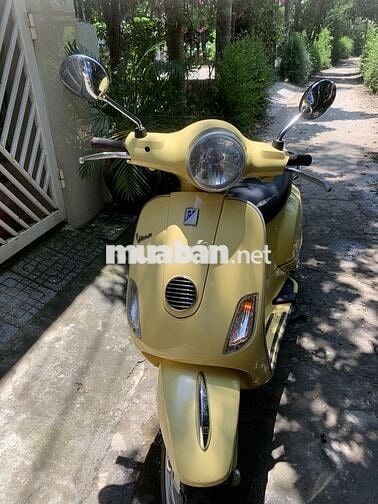 Bán xe Vespa LX 125 vàng tươi