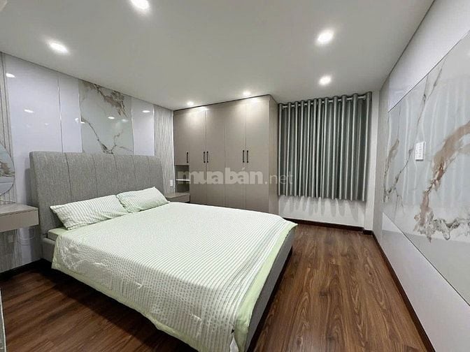 Bán CHDV 5x18m. 9pN ngay CĐ Bách Việt. Dân cư đông. Sẵn dòng tiền .