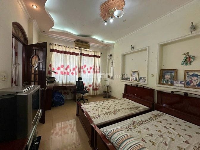 Nhà bán dt 300m2 đường huỳnh tấn phát quận 7 gồm 5 tầng giá 13.8ty TL