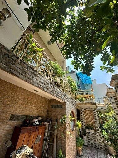 Nhà bán dt 300m2 đường huỳnh tấn phát quận 7 gồm 5 tầng giá 13.8ty TL