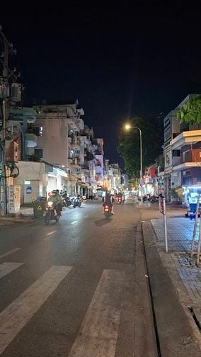 Bán nhà Hòa Hưng, Quận 10, 4.5x8.5, sẵn 4 tầng, 4PN, chỉ hơn 3 tỷ