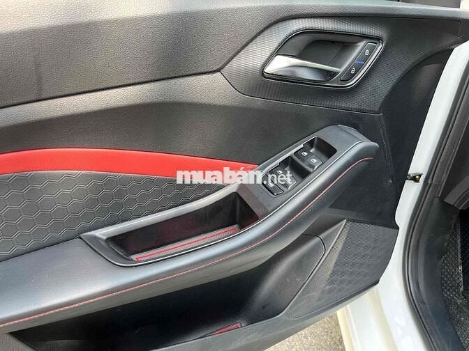 MG5 Luxury 2022 còn mới lắm