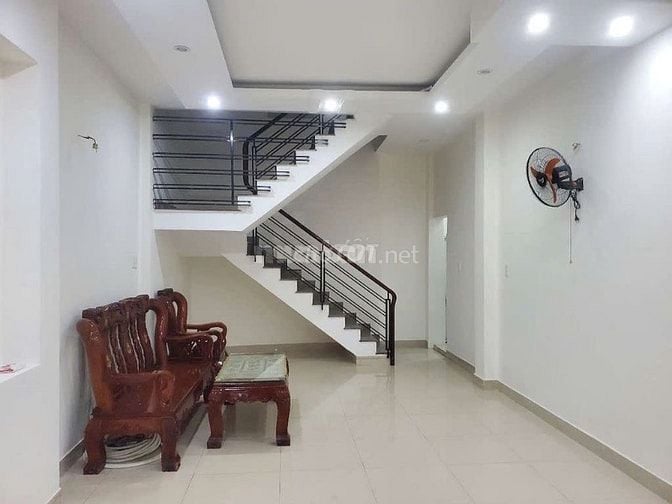 Cho thuê nhà hẻm 3m Hòa Hảo, P.4, Q.10 giá 12tr