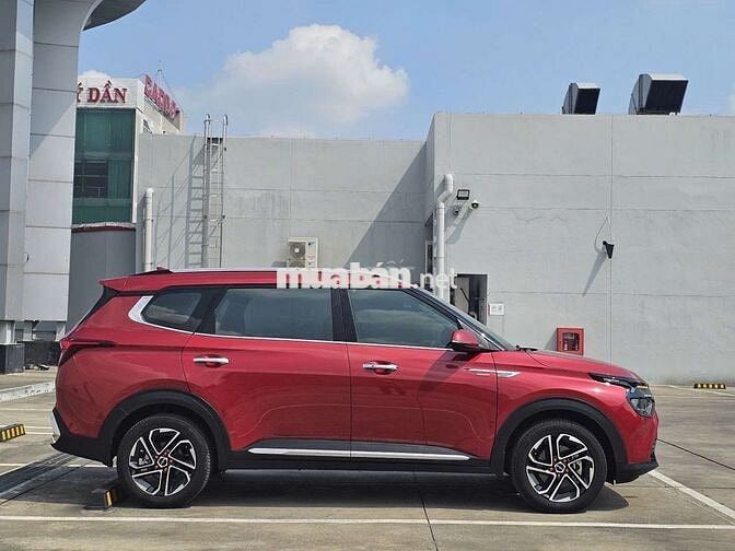 Kia Carens 2023 1.4T Premium - 36000 km