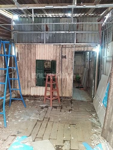 Cần bán nhà cấp 4 trên đất 4x18=72m2  đầy đủ sổ hồng nhà đất
