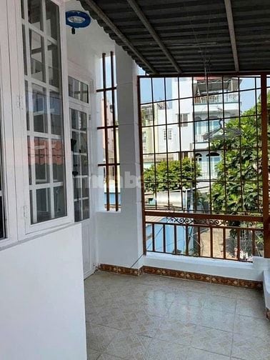 Cho thuê nhà hẻm xe tải đường Nguyễn Văn Công 