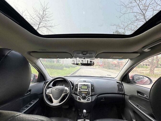 Hyundai i30 2009 1.6 AT - 130000 km