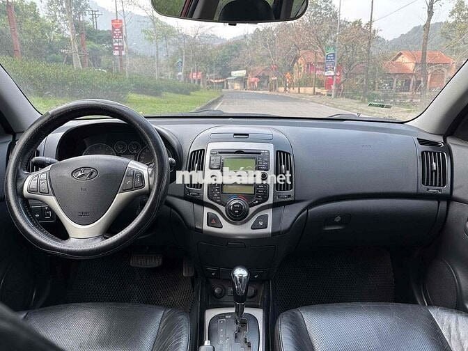 Hyundai i30 2009 1.6 AT - 130000 km
