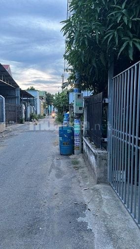 Cần tiền bán gấp nhà Đ. Võ thị Dòn, Củ Chi 125m2 shr. Giá bán 710tr