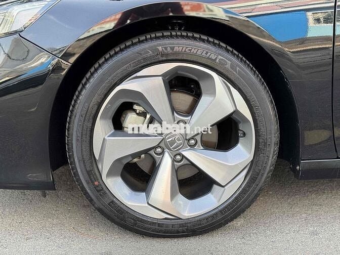 Honda Accord Sensing 1.5 Turbo màu đen 2022