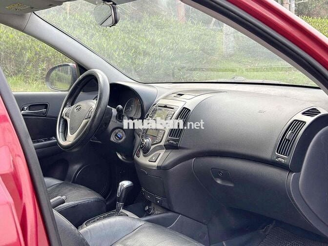 Hyundai i30 2009 1.6 AT - 130000 km