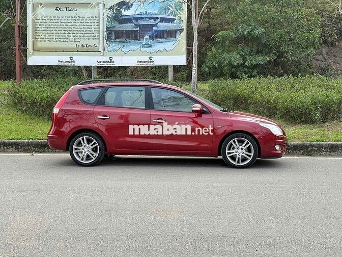 Hyundai i30 2009 1.6 AT - 130000 km