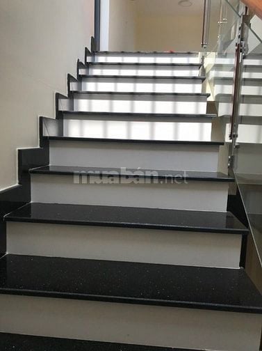 Bán nhà Lê Văn Lương. 9.3 x 13m, DTSD 350m. 1 trệt, 2 lầu, đường 12m