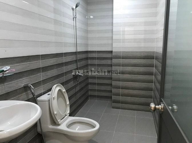 Bán nhà Lê Văn Lương. 9.3 x 13m, DTSD 350m. 1 trệt, 2 lầu, đường 12m